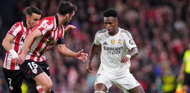 世体:维尼修斯的续约仍停滞,他索要的3000万欧年薪太高了