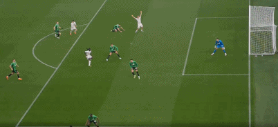 半场: 萨索洛2-1佛罗伦萨,曼德拉戈拉点射,沃尔帕托破门