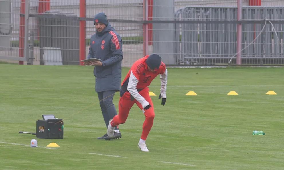 图片报:戴维斯即将复出,穆西亚拉预计明年初回归