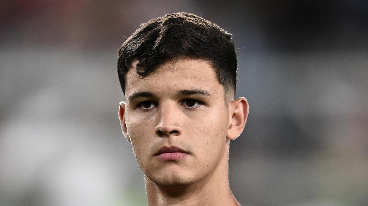 斯基拉:比萨想租借国米的卡尔博尼和罗马的皮西利