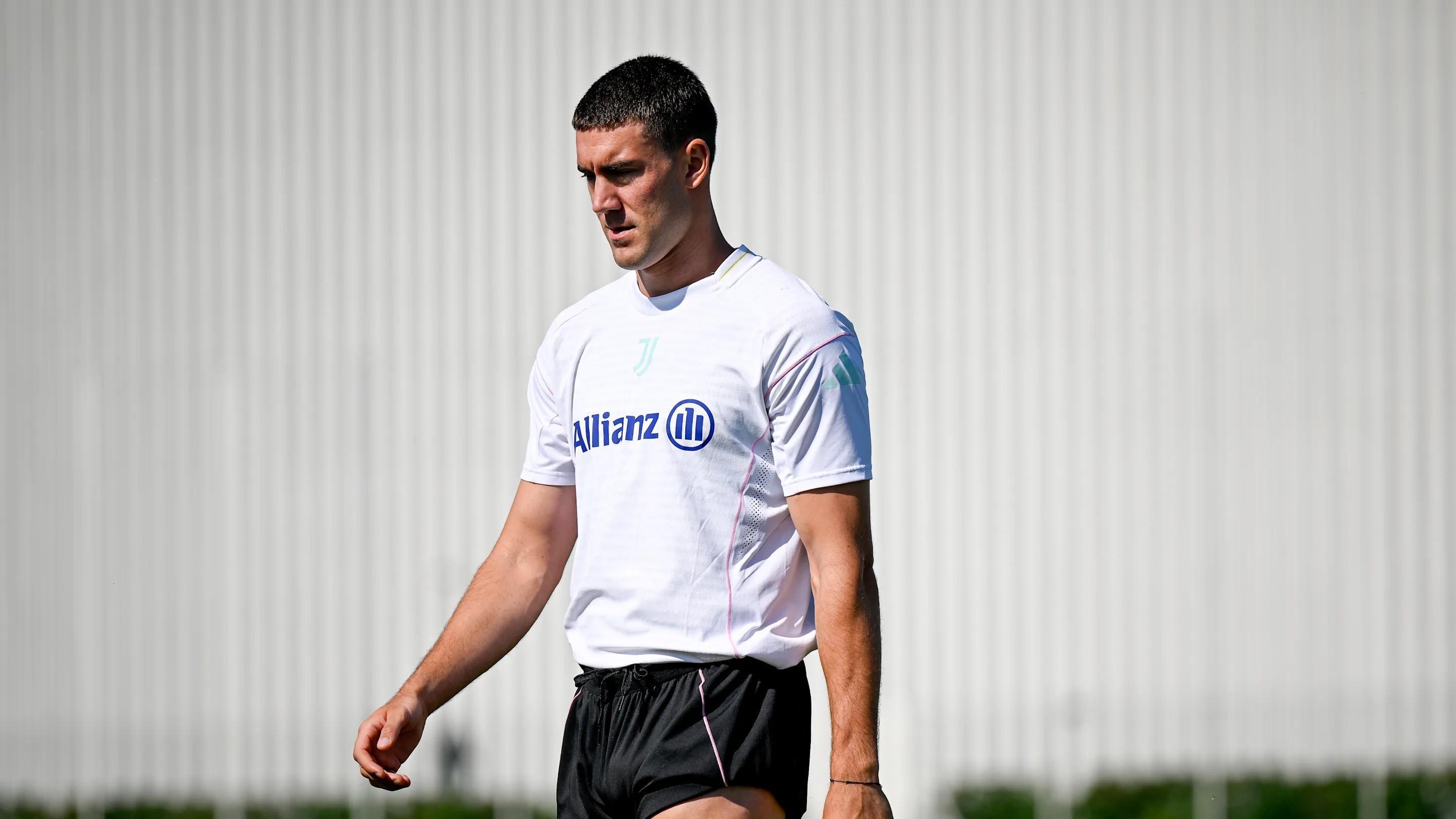 尤文官方:弗拉霍维奇成功接受了左内收肌腱撕脱修复手术