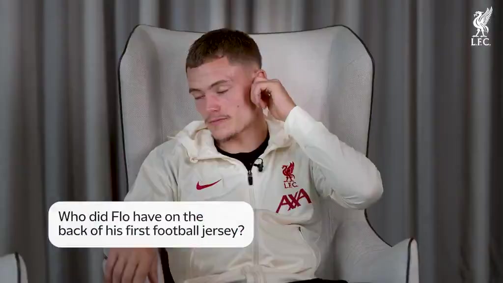 维尔茨弗林蓬我穿的第一件球衣是梅西哦弗林蓬俺也一样