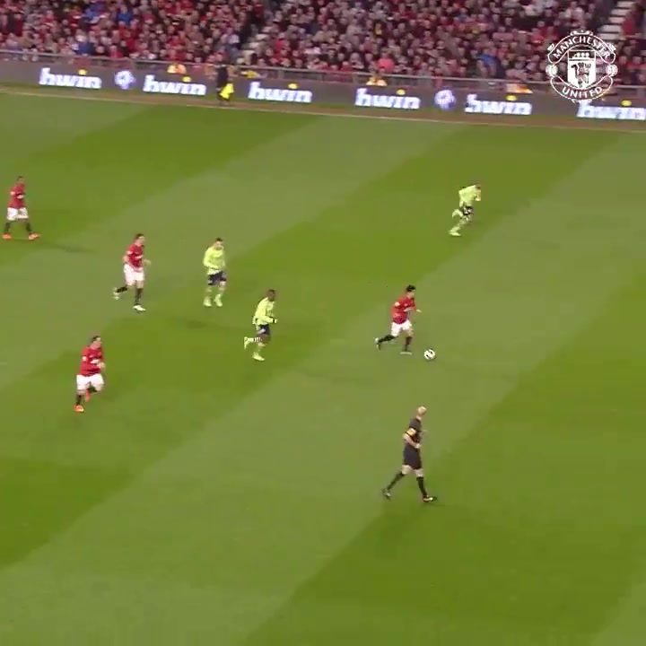 回味经典范佩西的这一进球令无数球迷难忘