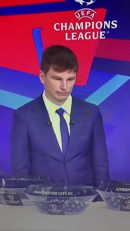 冥场面21-22赛季欧冠重新抽签嘉宾阿尔沙文表情亮了