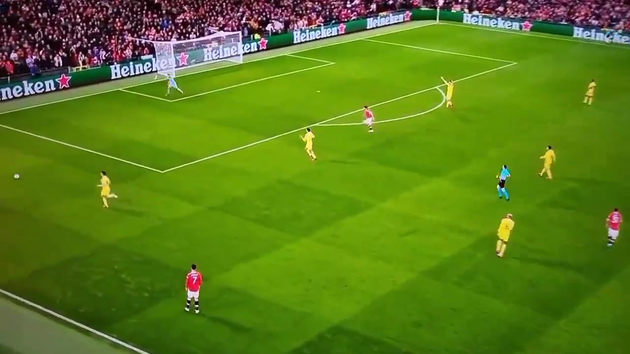 C罗没想到曼联时期的卡瓦尼真是太拼了