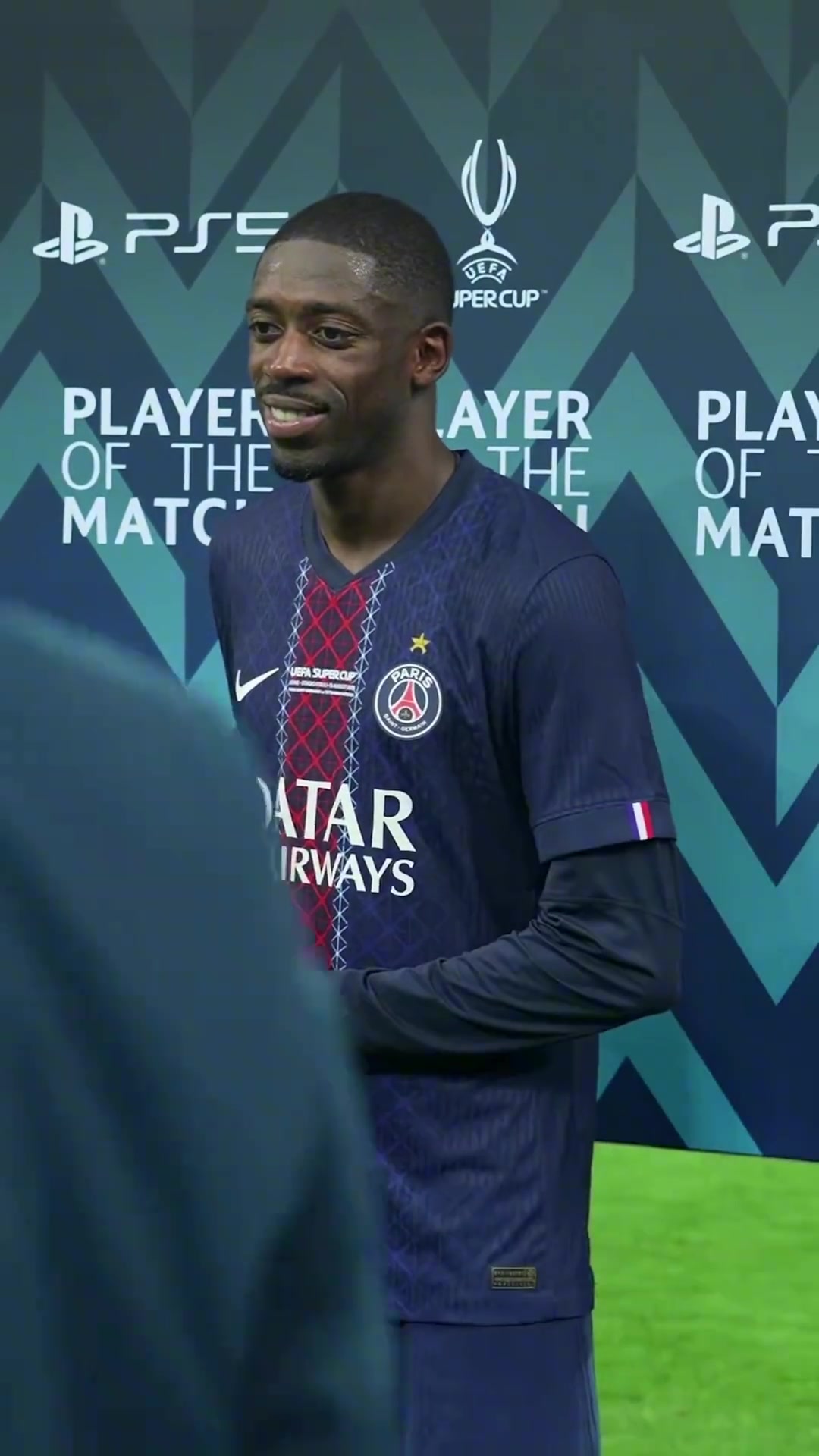 登贝莱职业笑容这一块