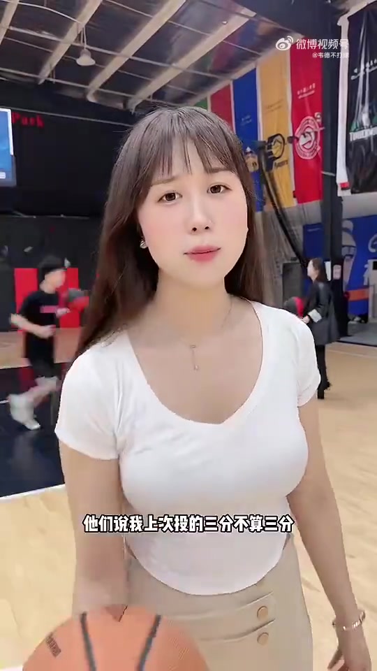 黑丝包臀裙你说摆拍吧她又有点东西