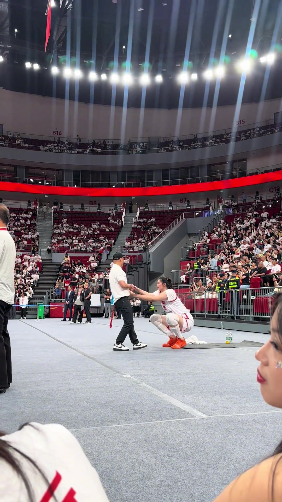 张子宇中国女篮 一站起来简直就是哇