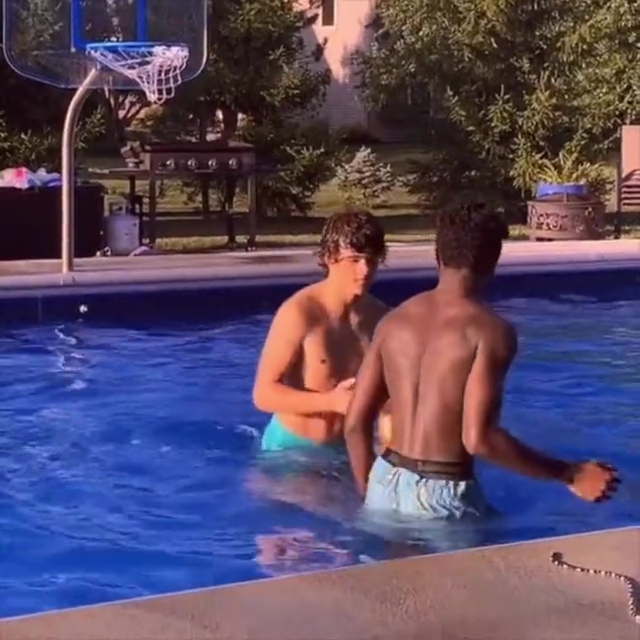 挺好的用球说话不打架