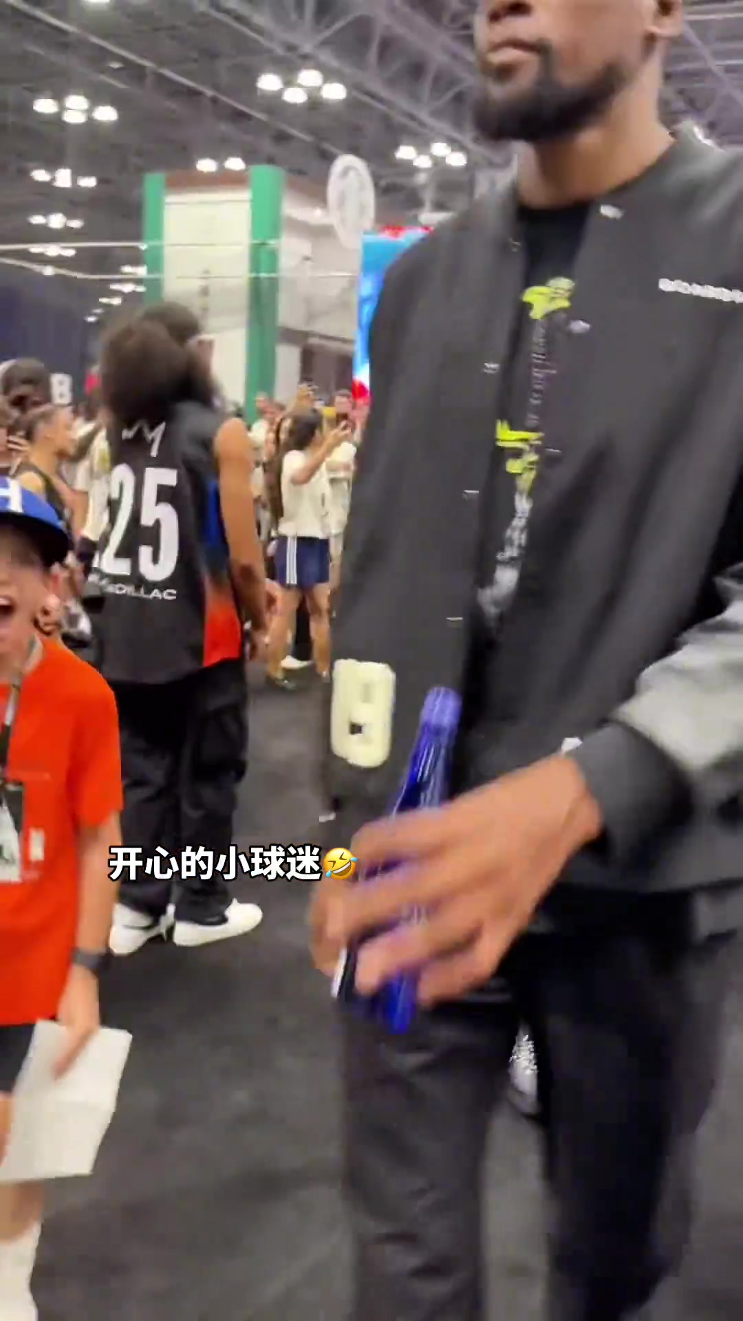 小球迷决定一个星期不洗手杜兰特内心暗爽...