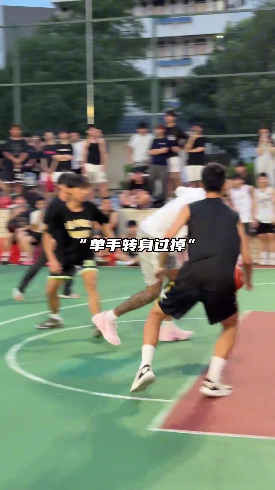 如果他也有双臂独臂球手伊马内尔运球破包夹 上演惊天暴扣