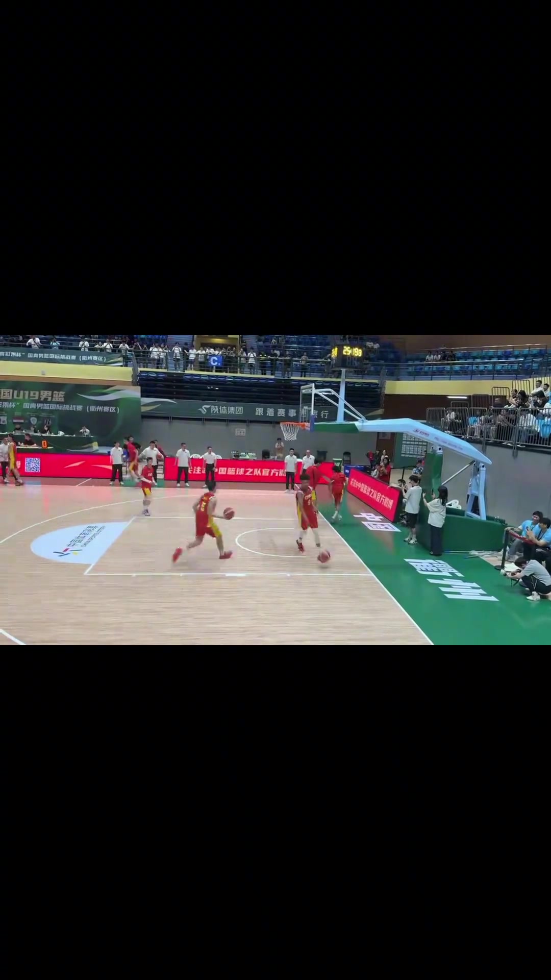 身高1米8各种暴扣混血球员朱正应该预定未来国家队一席了吧