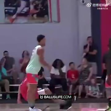 如今已经是冠军内线了霍姆格伦当年在库里训练营里曾戏耍库里