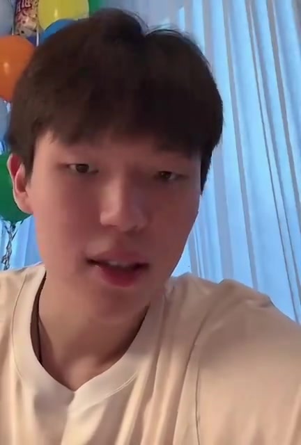 杨瀚森组建游戏的球队首发控卫哈利欧文分位克莱小前锋伊巴卡