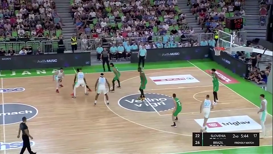 在欧文身边学会的东契奇在国家队居然表演起了超级大拉杆