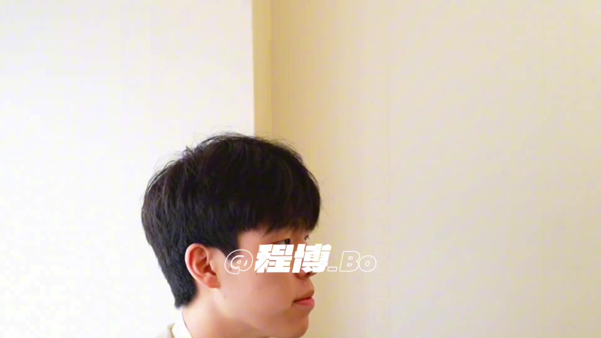 NBA官摄大哥中文不错啊当初就是他让杨瀚森提前确认被选中