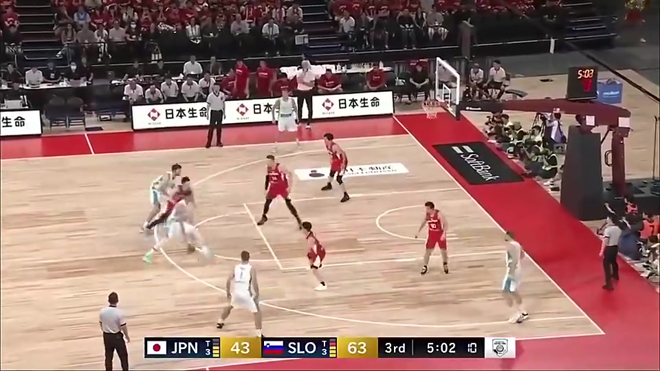 此球只应天上有人间哪得几回闻东契奇当年这神仙背传简直炸裂