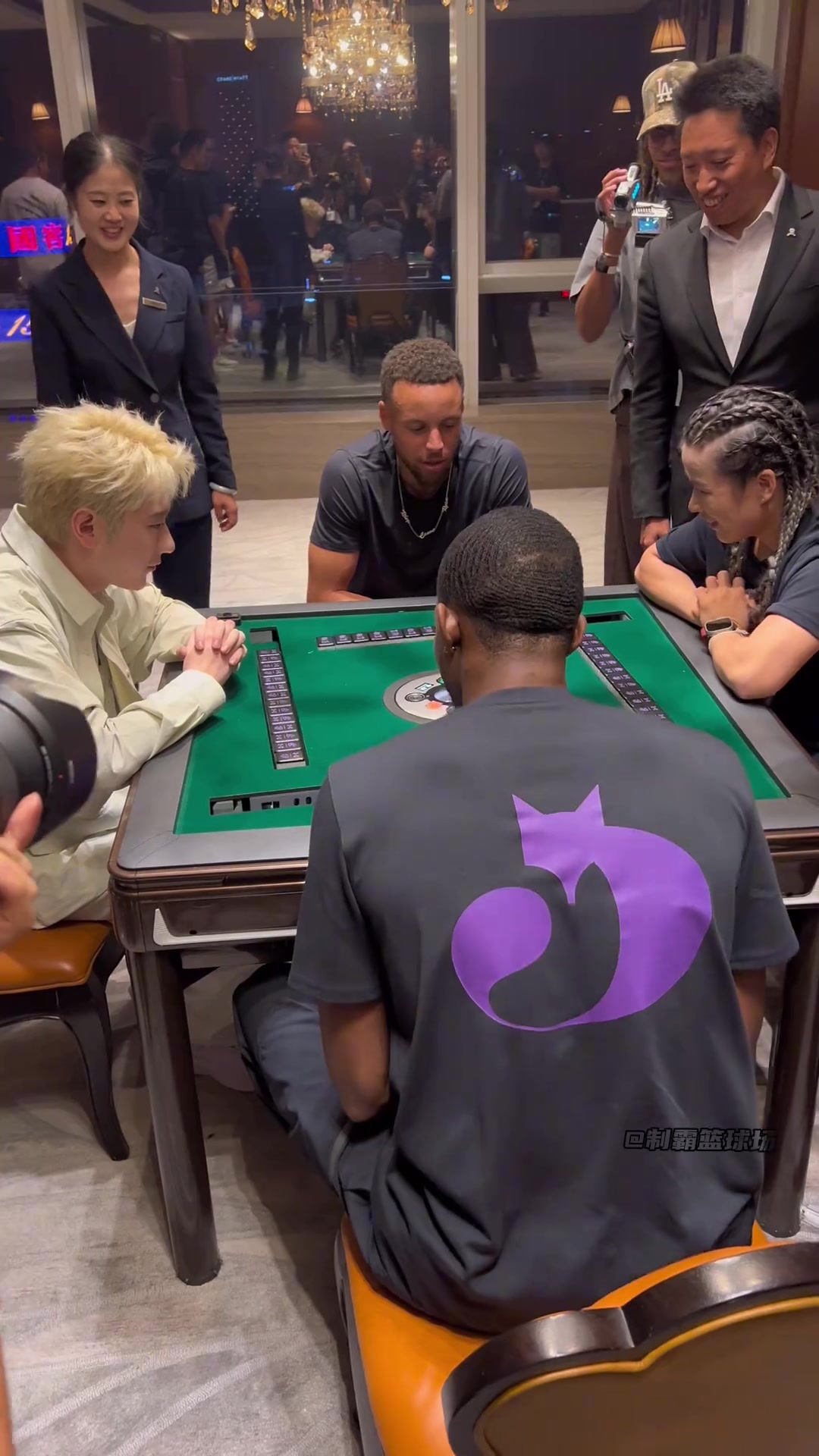 库里即将开启中国行所以他的牌技究竟进步了没