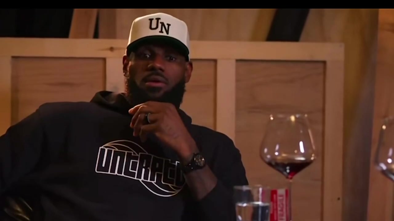 詹姆斯此前大家都为波什牺牲鸣不平 但你们问过他吗 他是自愿的