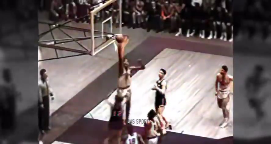 这是哪些吧友的青春来看看张伯伦高中时的高清彩色修复视频