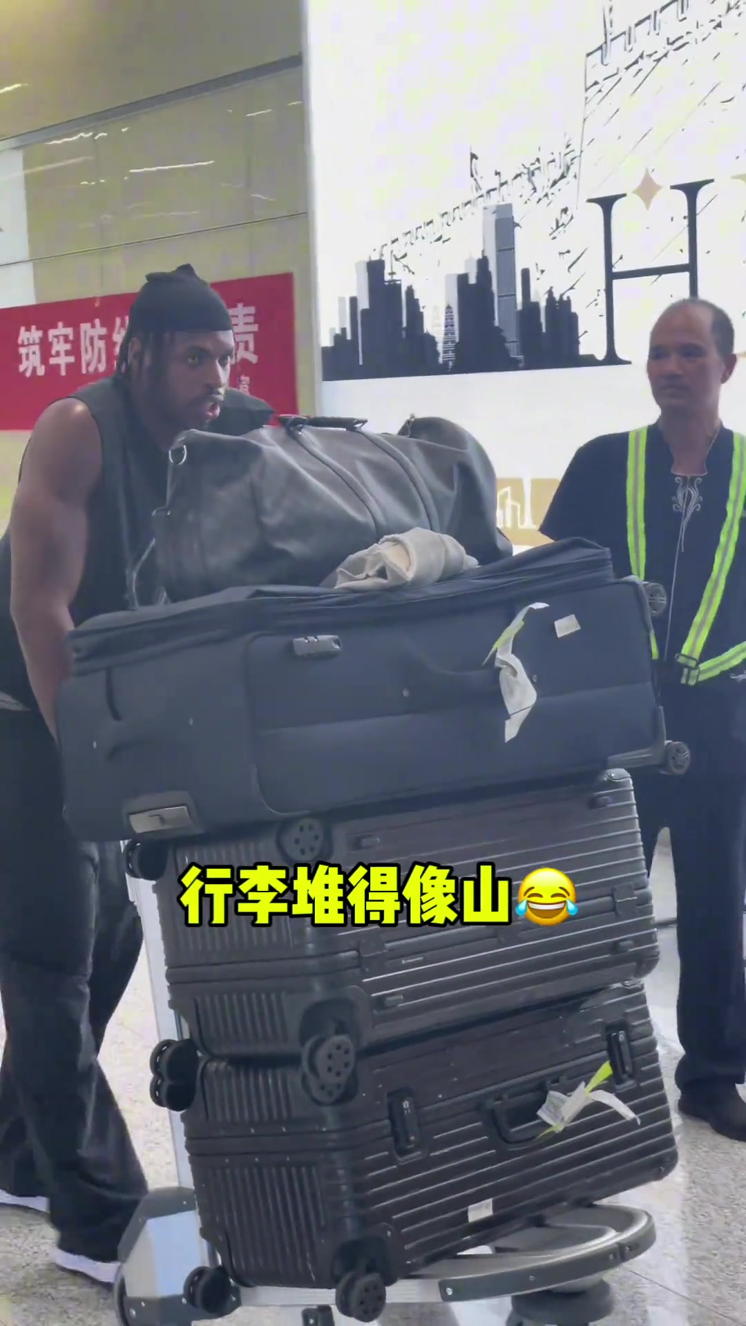 连你也来了勇士球员希尔德开启中国行 首站西安兵马俑