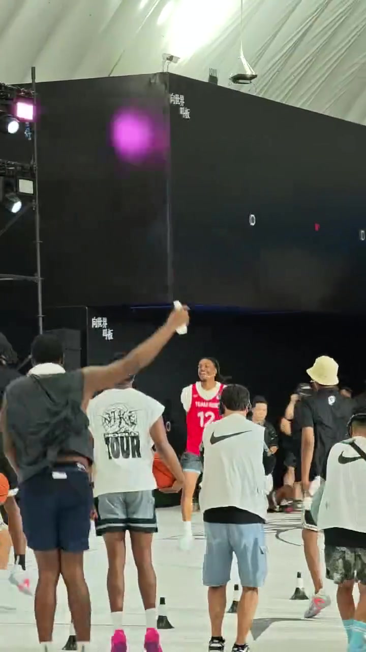 看来莫兰特在中国真的玩得很开心啊