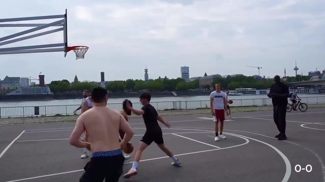 怎么成约老师了奥 尼 尔 野 球 场 精 彩 表 现