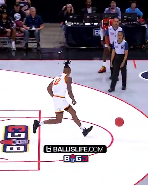 廉颇老矣霍华德内线单打被前CBA球员奥斯丁切球大帽