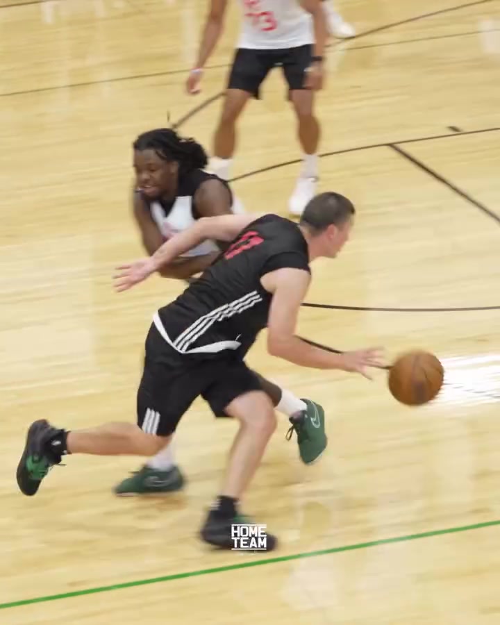 砍瓜切菜普理查德在职业和业余混合的比赛合计轰下86分