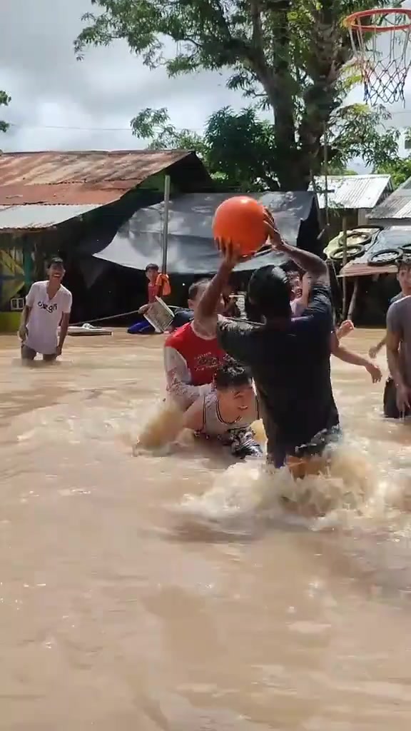 第一次看篮球请问这就是NBA的湖人队吧