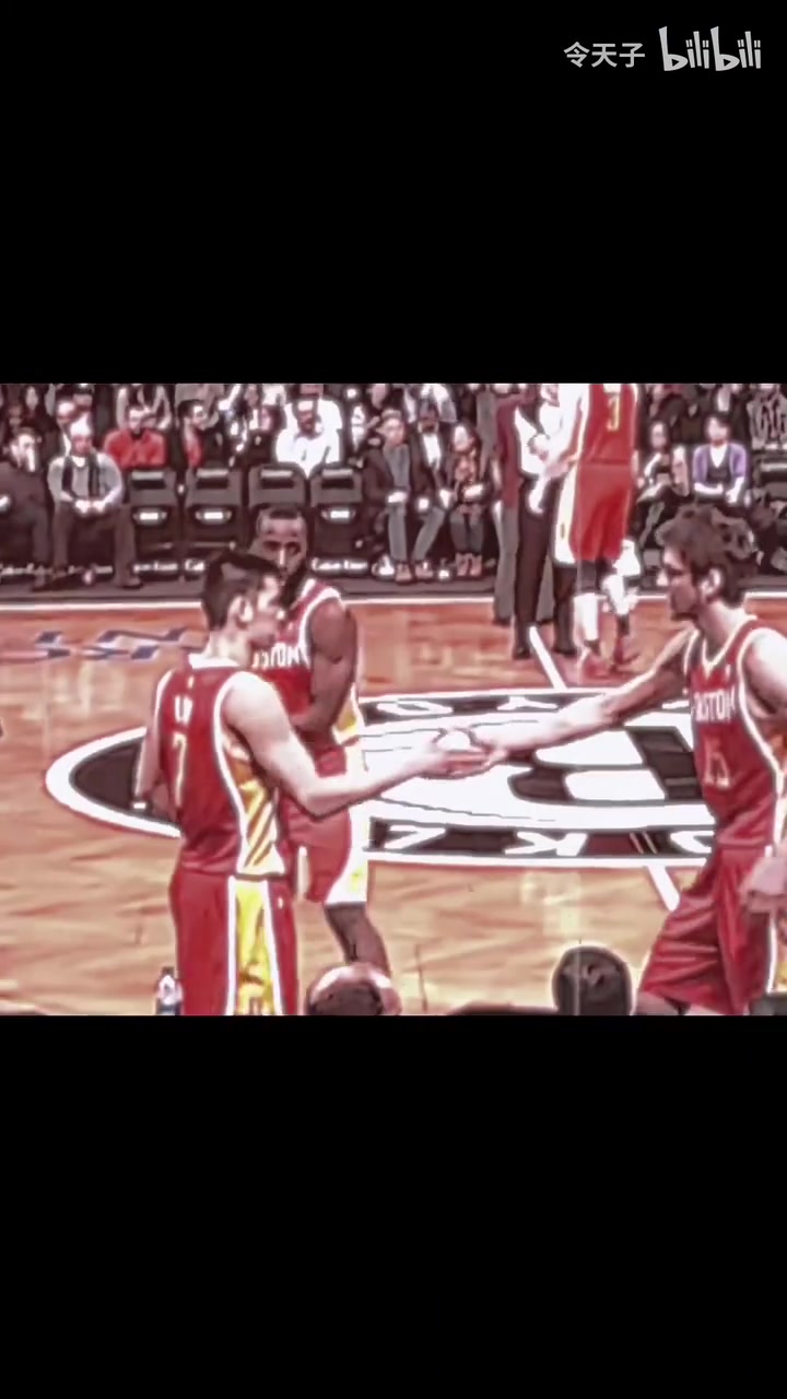 不同文化但同心名场面火箭时期摩登森林的赛前仪式