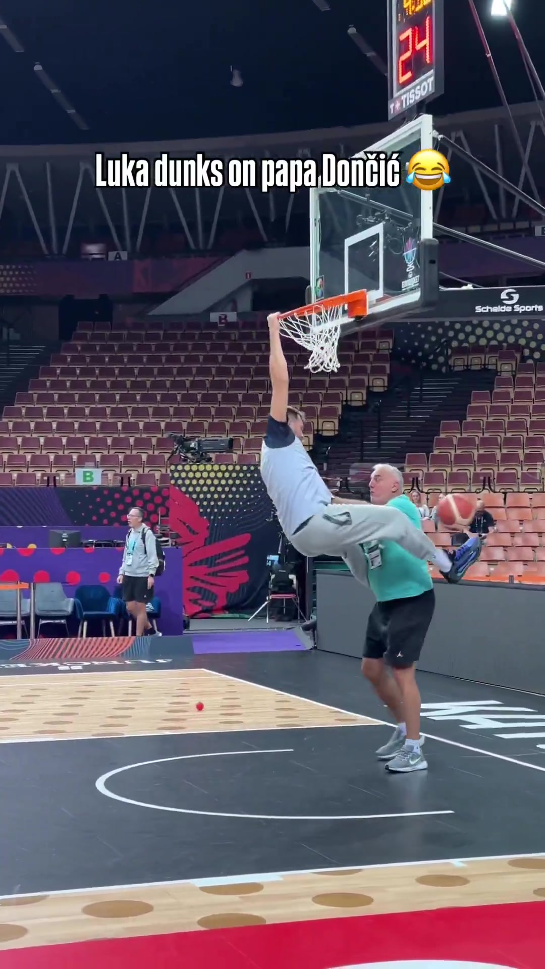 大义灭亲东契奇单臂隔扣老东契奇