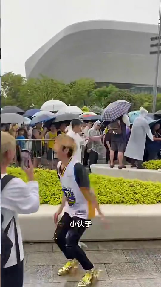 马健老詹中国行混入一位库密双方网上激烈对立线下一团和气