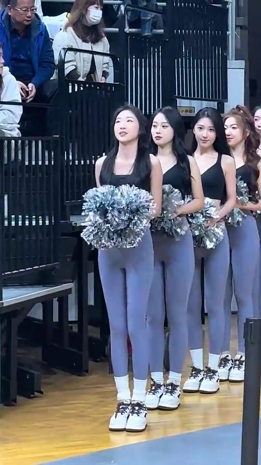 哇塞原来辽篮的啦啦队宝贝颜值这么高啊还都是大长腿