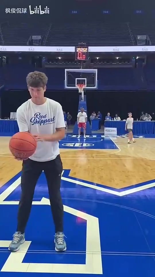 谢泼德这手感也太逆天了难怪能被火箭用探花选上