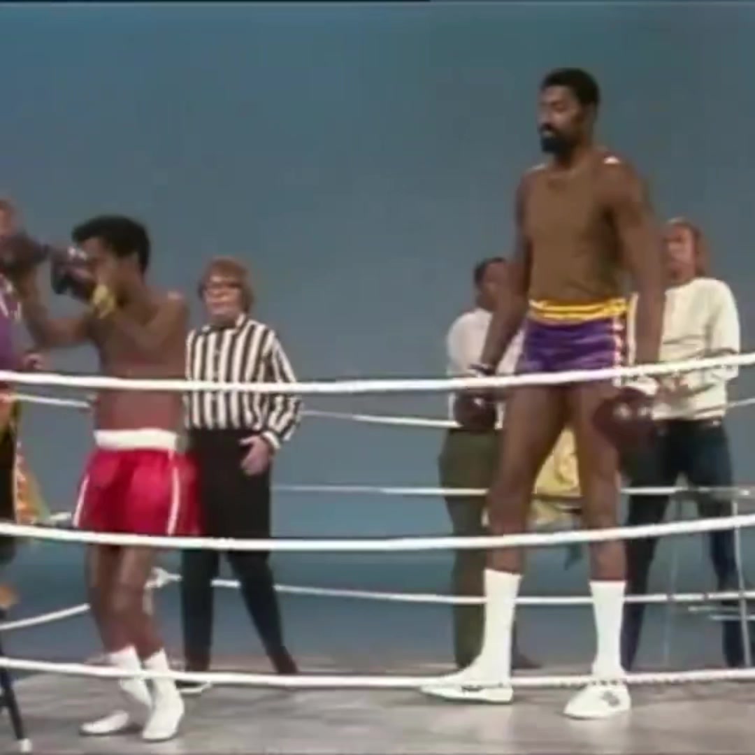 杨毅张伯伦才是真刷子100分那场球其实很丑陋