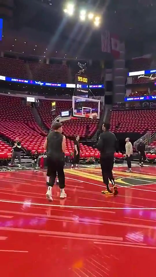 前场阵容豪华但后场告急火箭探花谢泼德新赛季能支棱起来不