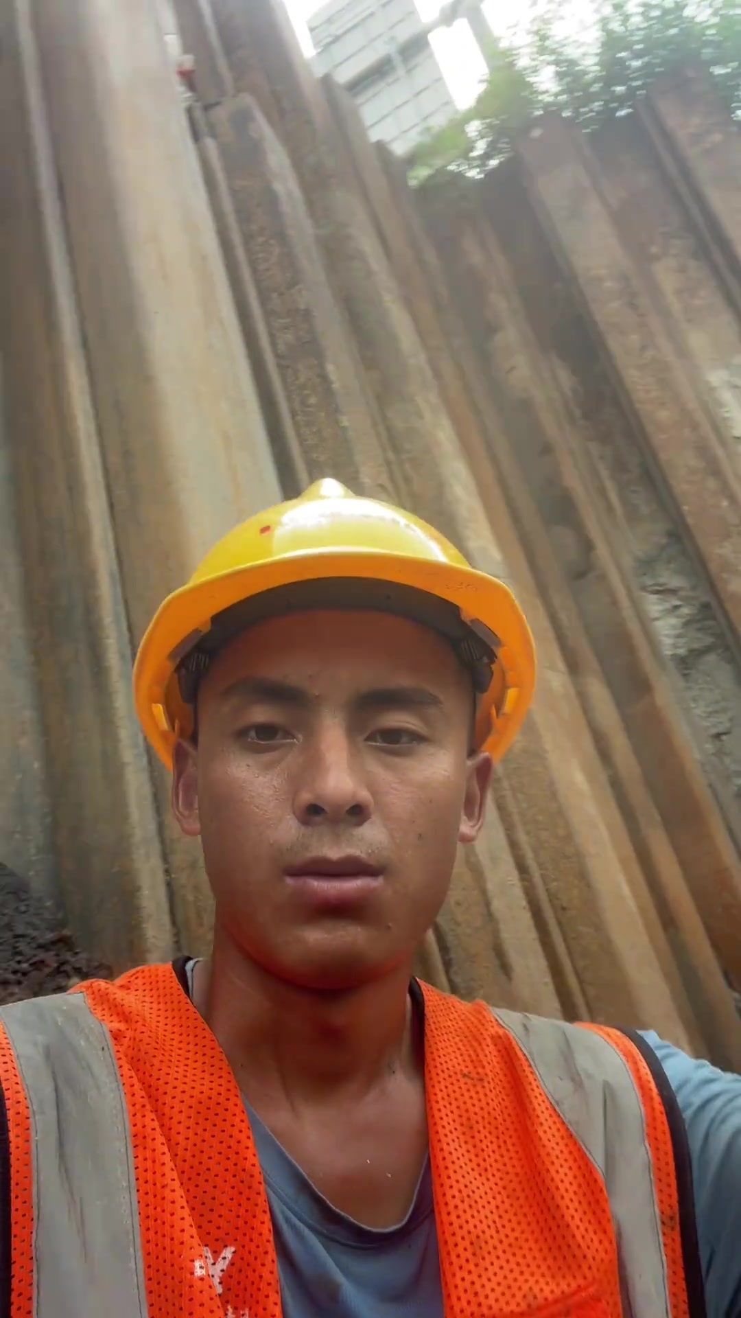工地小哥晒视频麻木的生活让我愁容满面球迷Man