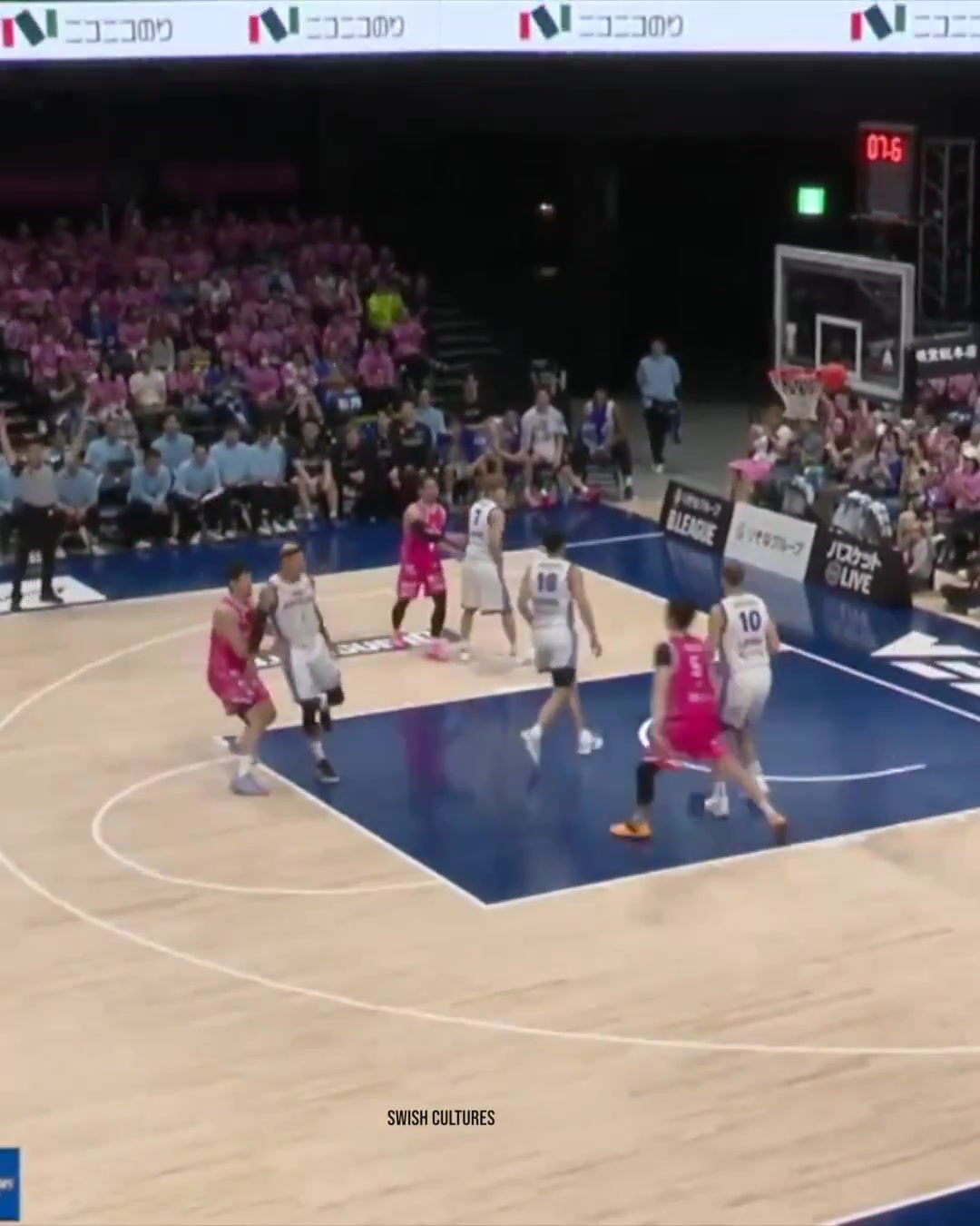 降维打击湖人旧将斯坦利-约翰逊日本联赛25分钟砍37分