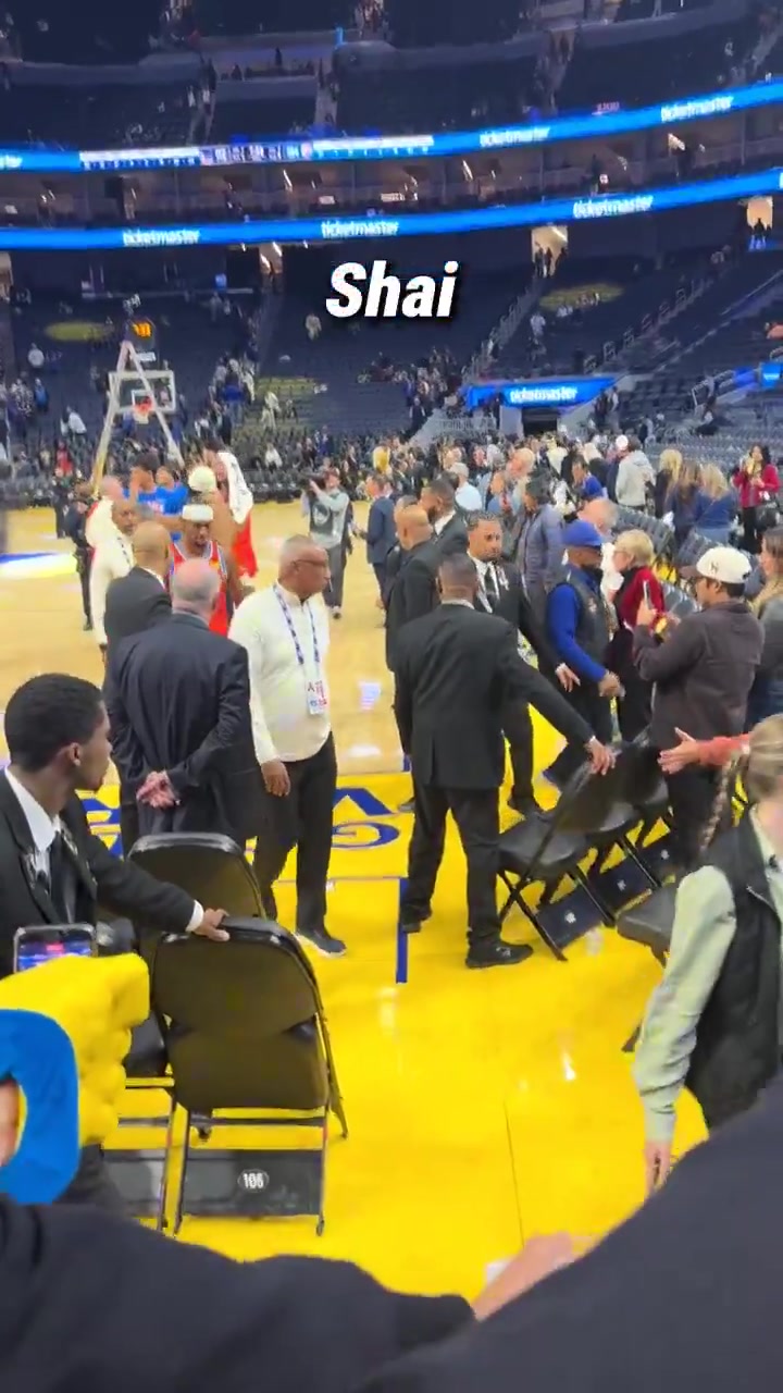 内心强大球迷阴阳多假摔多罚点SGA照样签名微笑面对