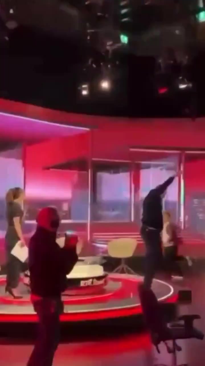 爱尔兰解说员嘲讽索博利物浦的混蛋享受这滋味吧