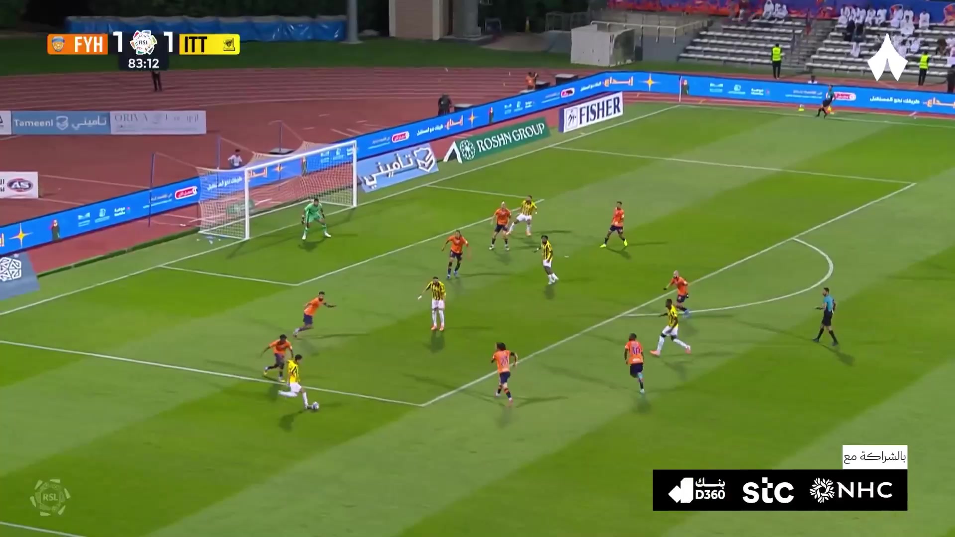 背锅本泽马88分钟点球被扑错失绝杀机会