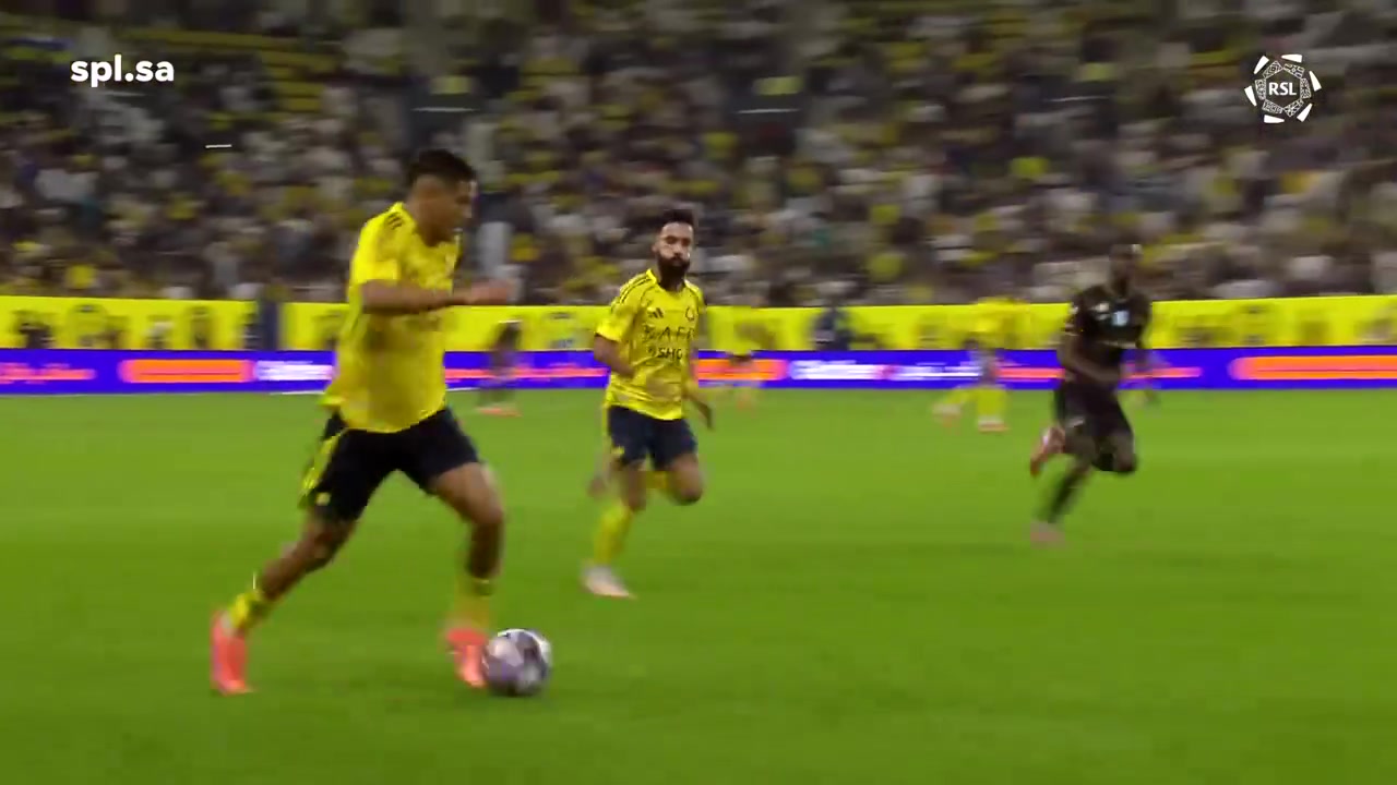 看爽多角度回顾40岁C罗今晨精彩倒钩