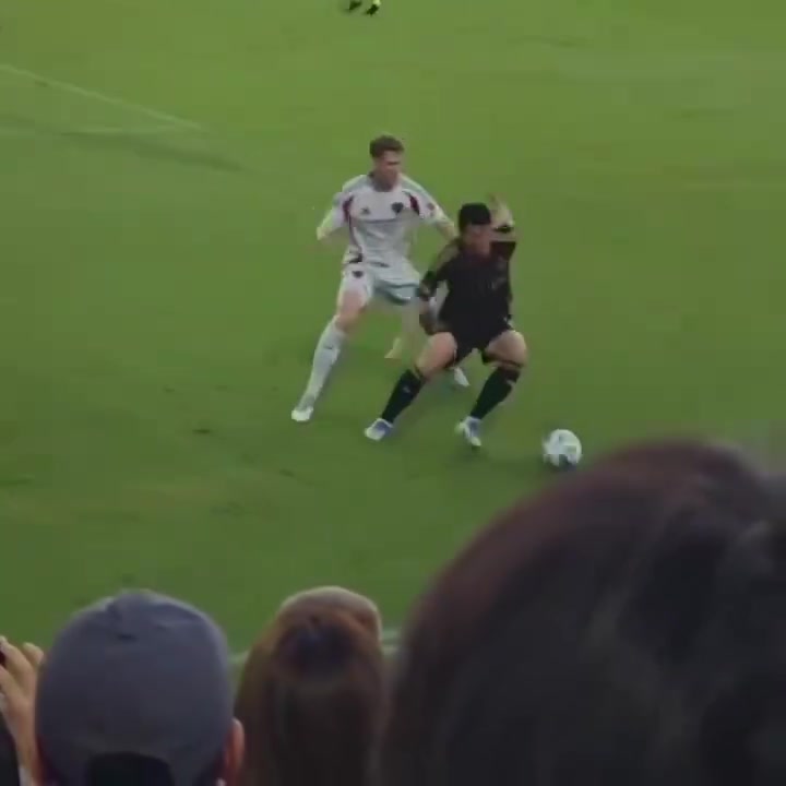 降维打击现场实拍孙兴慜展现丝滑摆脱让球迷沸腾