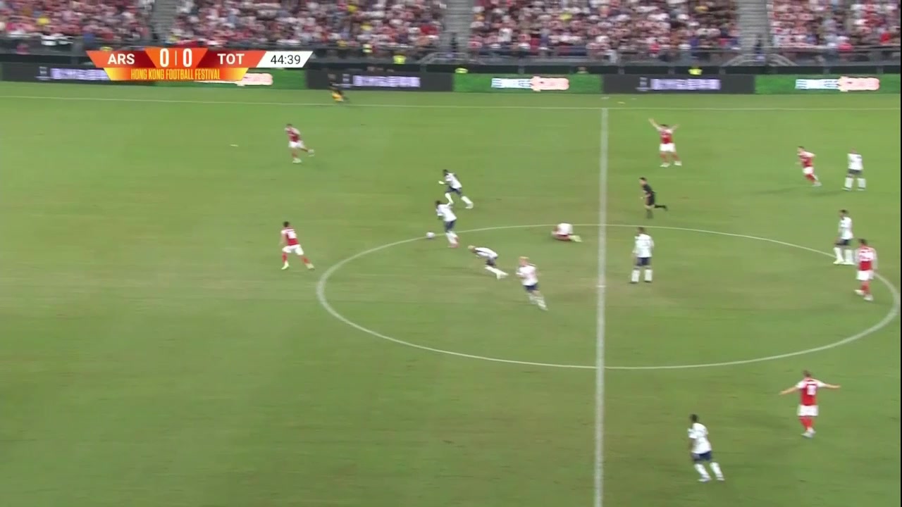 我的天啊萨尔超远距离吊射破门阿森纳0-1热刺