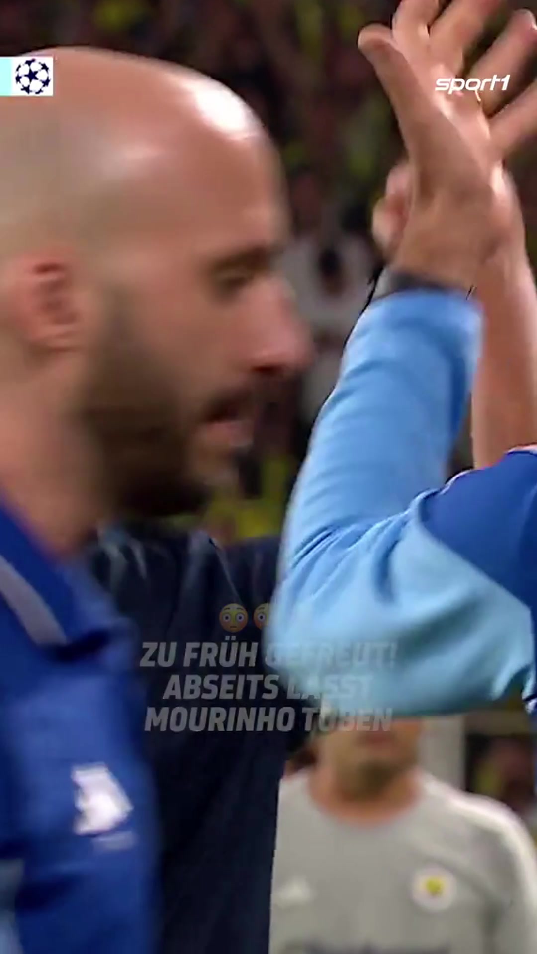 心理战穆帅在裁判等VAR时提前举手庆祝进球被取消后一脸懵圈