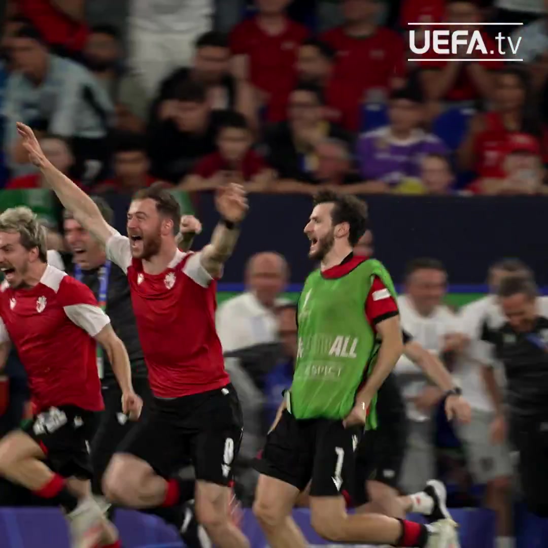 K77甚至还没庆祝就朝C罗走去这表达了真正的敬意