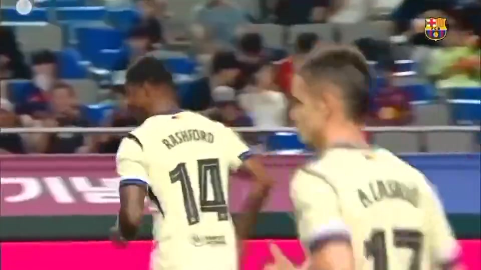 着实开心拉什福德上场时与林加德击掌二人都乐开了花