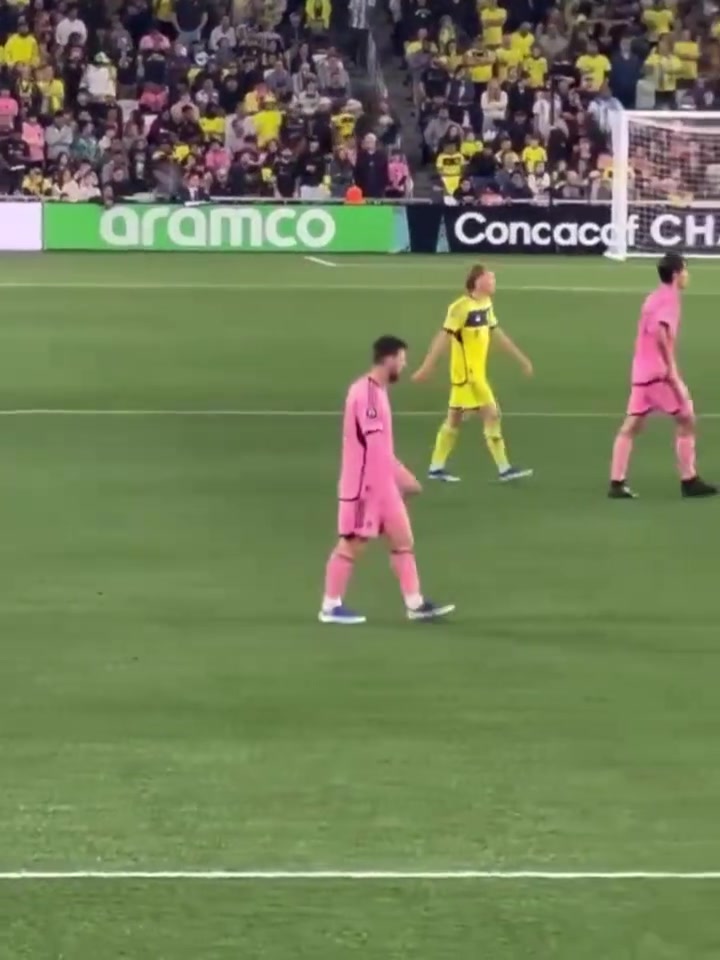 光速打脸直拍纳什维尔球迷高喊罗纳尔多梅西瞬间远射进球