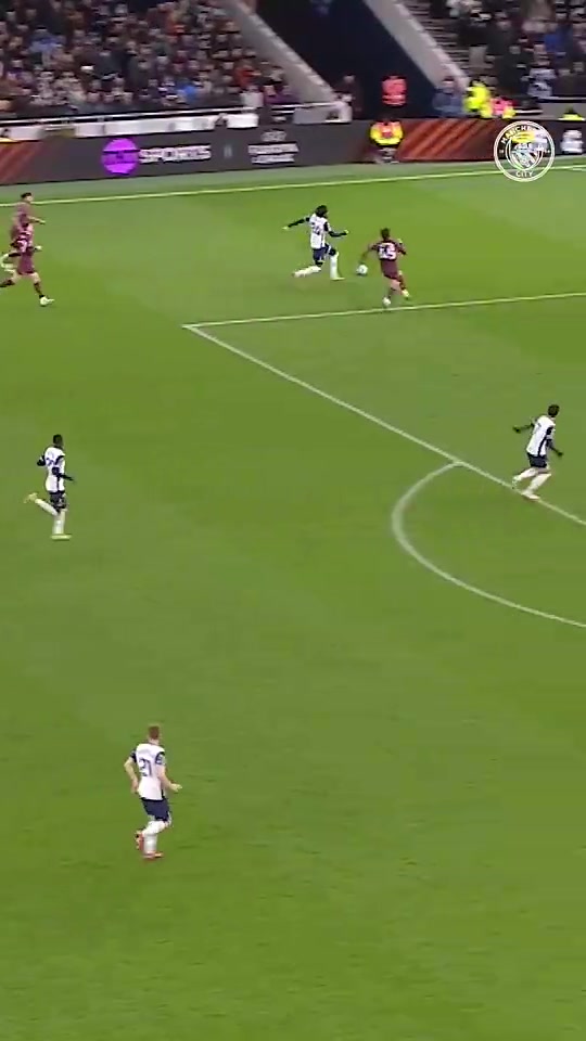 恐怖的天赋当年胡桑诺夫的身体对抗让斯宾塞实在没辙